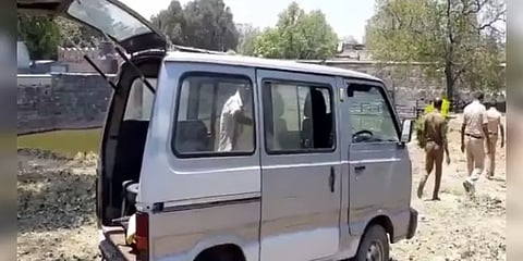 வேலூர் கோட்டையில் அடையாளம் தெரியாத சடலம் : பெண்ணா ? திருநங்கையா ? என விசாரணை