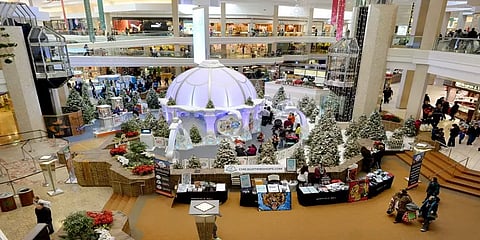 கொரோனா அச்சுறுத்தலால் வணிக வளாகங்களுக்கு விடுமுறை : ஊழியர்களுக்கு ஊக்கத்தொகை வழங்கப்படுமா?