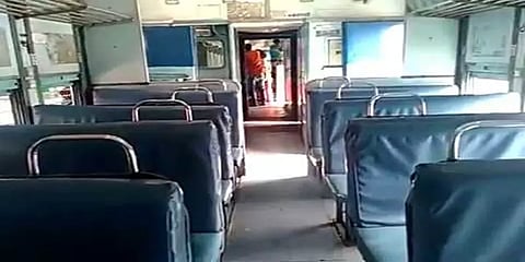 ரத்து செய்யப்பட்ட 155 ரயில்கள்: முன்பதிவு டிக்கெட்டுகளை கேன்சல் செய்தால் முழுபணம்..!