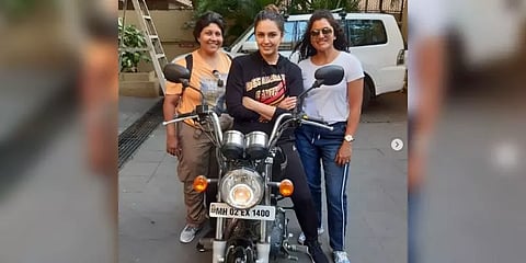 ‘வலிமை’ பட பைக் சண்டைக் காட்சிக்காக பயிற்சி எடுக்கும் ஹூமா குரேஷி?