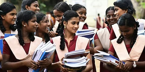நீட் தேர்வில் வெற்றி பெறும் அரசு பள்ளி மாணவர்களுக்கு உள்ஒதுக்கீடு வழங்க தமிழக அரசு முடிவு
