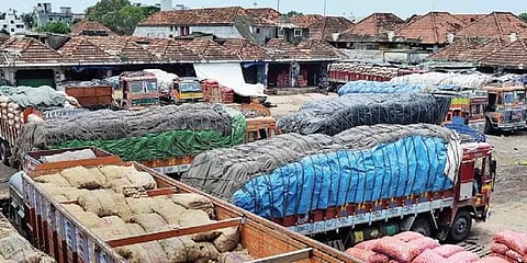 கோயம்பேடு காய்கறி சந்தை நாளை இயங்கும் !