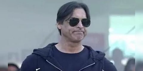 ‘மதவாதிகளாக இல்லாமல் மனிதர்களாக இருப்போம்’- அக்தரின் கொரோனா அறிவுரை