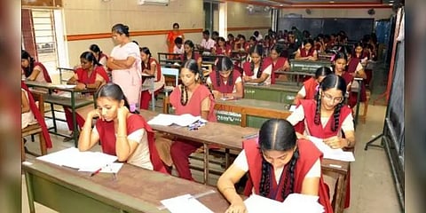 +2 தேர்வுகள் காலை 10.30 மணிக்கு தொடங்கி 1.30 வரை நடைபெறும்