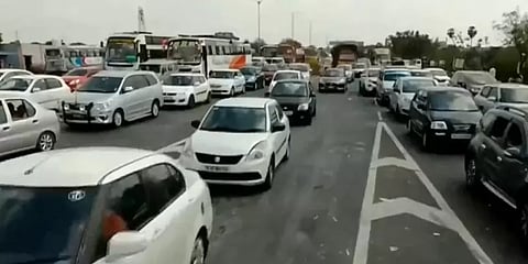 உளுந்தூர்பேட்டையில் சுங்க கட்டணம் வசூல் நிறுத்தம்