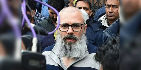 “தனிமைப் படுத்திக்கொள்ள டிப்ஸ் வேண்டுமா ?” - உமர் அப்துல்லா நையாண்டி