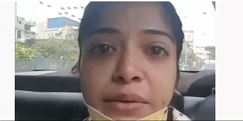 கொரோனா பீதியில் இப்படியா செய்வது... இண்டிகோ விமான பணிப்பெண்ணிற்கு நேர்ந்த அவலம்..!