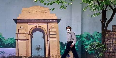 டெல்லி மருத்துவருக்கு கொரோனா: சிகிச்சை பெற்றவர்களையும் தனிமைப்படுத்தியது அரசு!