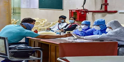 கொரோனா கண்காணிப்பு முகாமில் இருந்து தப்பி காதலியை பார்க்க சென்ற இளைஞர்...!