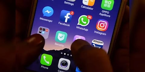 கொரோனா எதிரொலி : சமூக வலைதளங்களின் பயன்பாடு அசுர வளர்ச்சி