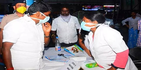 தமிழகத்தில் கொரோனா பாதிப்பும், சிகிச்சையும் - மாவட்டவாரியாக முழுவிவரம்