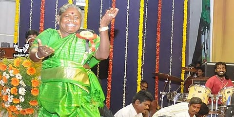 நாட்டுப்புற பாடகி பரவை முனியம்மா உடல்நலக்குறைவால் காலமானார்