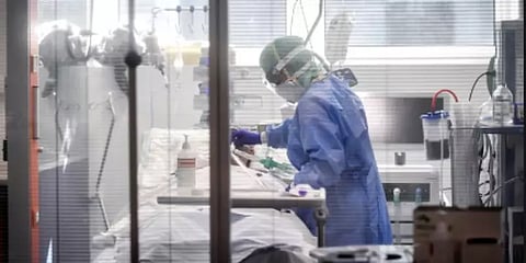 ‘முழுவீச்சில் கொரோனாவுக்கு மருந்து கண்டுபிடிக்கும் பணி’ - மத்திய சுகாதாரத்துறை