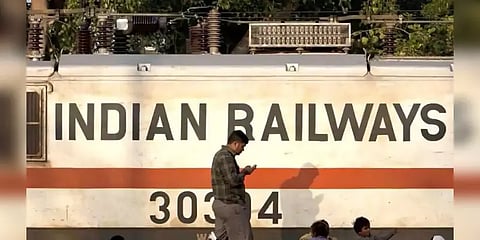 ரயில்வே மருத்துவமனைகளில் அனைத்து மத்திய அரசு ஊழியர்களுக்கும் சிகிச்சை
