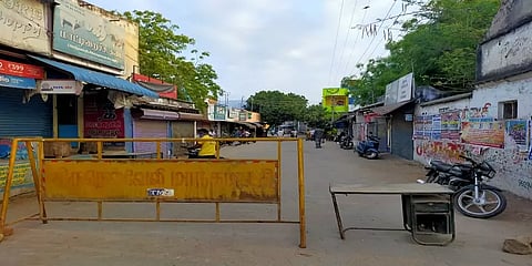 நெல்லை : மேலப்பாளையம் ஊரின் அனைத்து வாயில்களும் அடைப்பு
