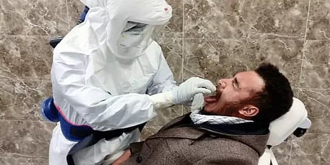 நாள் ஒன்றுக்கு ஒரு லட்சம் பேருக்கு கொரோனா பரிசோதனை: பிரிட்டன்திட்டம்