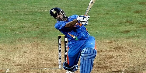 "ரிட்டையர்மண்ட் பற்றிக் கேட்டால் தோனி கோபப்படுகிறார்" நண்பர் தகவல் !