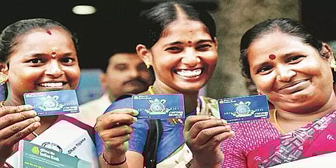 4.07 கோடி பெண்களுக்கு தலா ரூ.500: வங்கிக் கணக்கில் சேர்த்தது மத்திய அரசு !