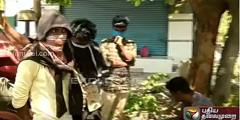 ஊரடங்கு உத்தரவு: 1000 கி.மீ நடந்தே திருச்சி வந்த இளைஞர்கள்..!