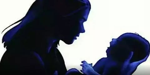 கொரோனா பாதிக்கப்பட்ட கர்ப்பிணிக்கு தொற்று இல்லாத ஆண் குழந்தை: மருத்துவர்கள் மகிழ்ச்சி!