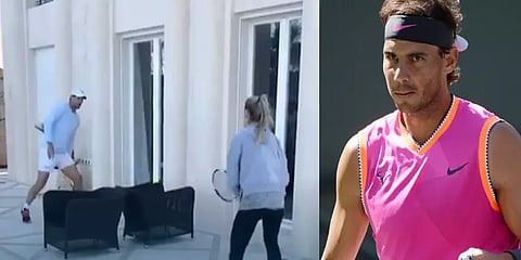சோஃபா தான் வலை: மனைவியுடன் வீட்டில் டென்னிஸ் ஆடிய ரஃபேல் நடால் - வீடியோ!