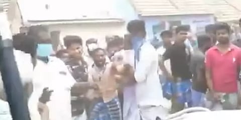 கொரோனா தடுப்பு பணிக்கு சென்ற சுகாதார குழு மீது தாக்குதல் நடத்தியதாக 6 பேர் கைது