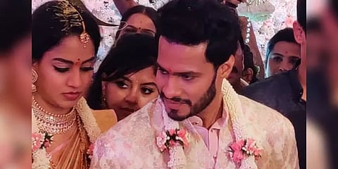 ‘மகனுக்கு தடபுடலான கல்யாணம் இல்லை.. எளிமையான திருமணம்’ - குமாரசாமி அறிவிப்பு