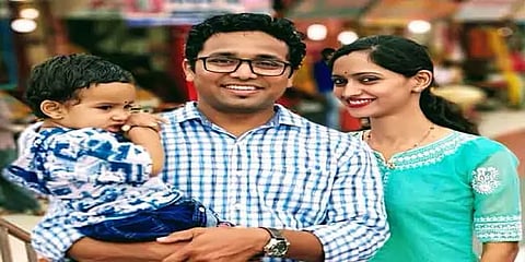 “வீட்டிற்கே செல்லாமல் காரிலேயே தங்கும் மருத்துவர்”: நெகிழ வைக்கும் கொரோனா பணி