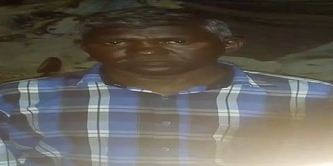 மனநலம் பாதிக்கப்பட்ட மகனை கோடாரியால் வெட்டி கொலை செய்த தந்தை