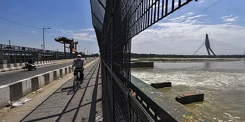 ஊரடங்கால் மனைவியை பார்க்க முடியவில்லை: மனம் உடைந்த கணவர் தற்கொலை