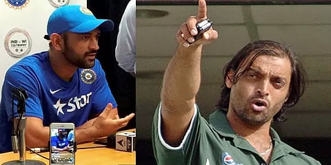 "தோனி ஓய்வு பெற்றிருக்க வேண்டும்" - ஷோயப் அக்தர் தடாலடி !