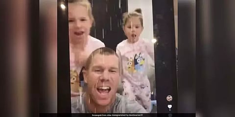 ‘எனக்கு உதவி வேண்டும்’- டிக்டாக்கில் குழந்தைகளுடன் குத்தாட்டம் போட்ட வார்னர்