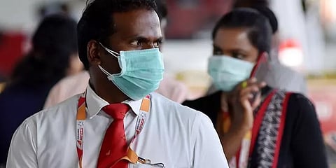 முகக் கவசம் அணியாமல் வெளியே நடந்து சென்றால் 100 ரூபாய் அபராதம்: சென்னை மாநகராட்சி ஆணையர்