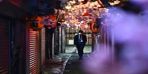 மனைவியுடனான விவாகரத்தை தடுக்க ஜப்பானியர்களின் புது ஐடியா ! கொரோனா பரிதாபங்கள்