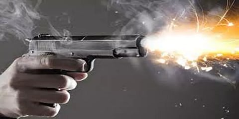 விளையாட்டாக இருமிய நண்பன் ! கொரோனா என பயந்து சுட்ட இளைஞர்