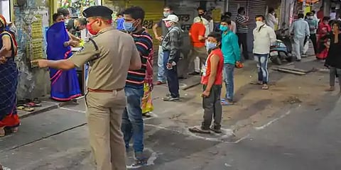 “தடுப்பு மருந்து கண்டுபிடிக்காவிட்டால் 2022 வரை....” - எச்சரிக்கும் புதிய ஆய்வு