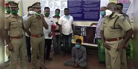 யூடியூப் பார்த்து ஏடிஎம்-ல் கொள்ளை முயற்சி : சிசிடிவியால் சிக்கிய இளைஞர்