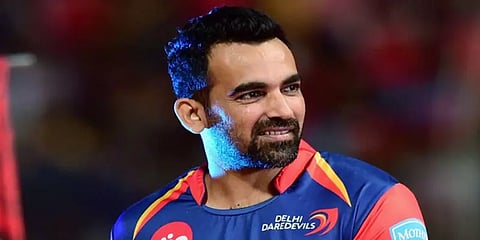 "தோனியும் கங்குலியும் ஒரே மாதிரிதான்"- மனம் திறந்த ஜாகீர் கான் !