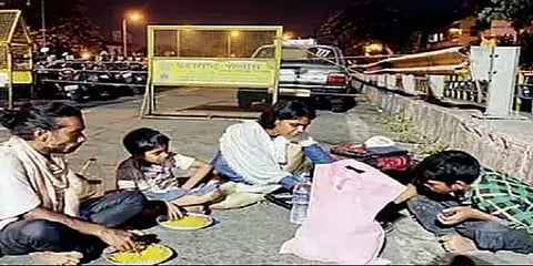 ஊரடங்கால் மகன்களுடன் 25 நாட்கள் நடைபயணம் மேற்கொண்ட தாய் - அதிர்ந்த போலீசார்