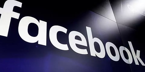 'இதயத்தைத் தழுவும் ஆறுதல் முகம்' - 7-வது எமோஜியை அறிமுகம் செய்யும் ஃபேஸ்புக்!