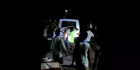 இறுதி சடங்கிற்கு சென்ற மூவர் கடத்தல்காரர்கள் என நினைத்து கொலை: வதந்தியால் நேர்ந்த கொடூரம்