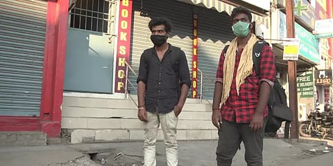 ஹைதராபாத்திலிருந்து நடைப்பயணமாகப் புறப்பட்ட தமிழக மாணவர்கள் - சொந்த ஊர் சேர்ந்த கதை