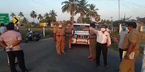 காவலருக்கு கொரோனா: ஊரின் எல்லைகளை மூடி சீல் வைத்த அதிகாரிகள்!