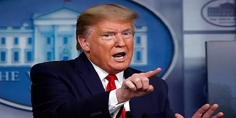 அமெரிக்காவில் பிறநாட்டினர் குடியேறுவதை தற்காலிகமாக நிறுத்திவைக்க அமெரிக்கா முடிவு