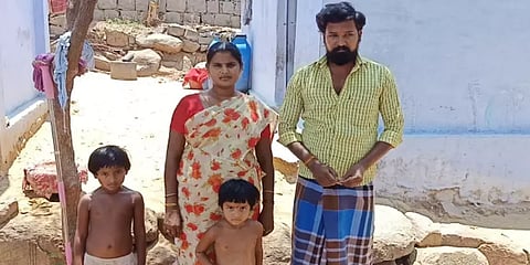 கர்ப்பிணியின் கண்ணீருக்கு கருணை காட்டாத காவல்துறை : கணவரின் பைக்கை பறித்த கொடுமை..!