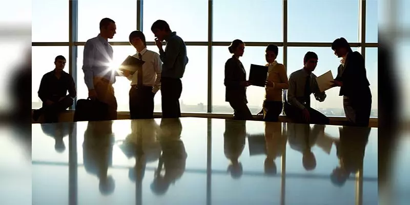 ஊழியர்களுக்கு நிவாரணம் வழங்கும் அரசுகள் - எந்தெந்த நாடுகளில் எவ்வளவு சம்பளம்?