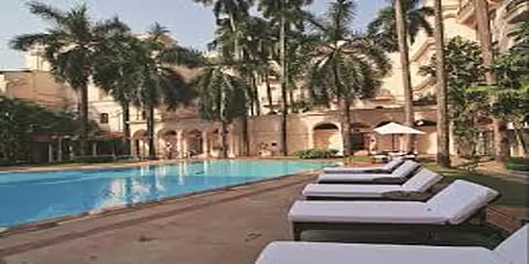 "அக்.15 வரை ஹோட்டல்கள் திறக்க தடை?" சமூக வலைத்தளங்களில் உலாவும் போலி கடிதம்