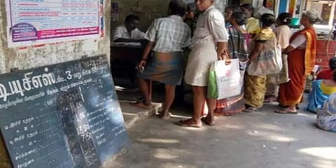 ரேசன் கார்டு இல்லாதவர்களுக்கும் ‘ரூ.500’ மளிகைப் பொருள்கள் - தமிழக அரசு