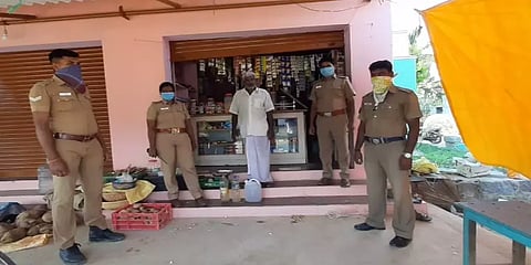 ‘ஒரு லிட்டர் சாராயம் ரூ.1300’: மளிகை கடையில் ஜோராக நடைபெற்ற விற்பனை..!