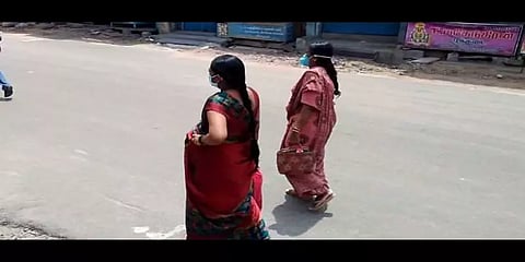 கர்ப்பிணி பெண்ணை அழைத்துவரச் சென்ற ஆட்டோ போலீசாரால் பறிமுதல்: நடந்தே சென்ற பரிதாபம்..!